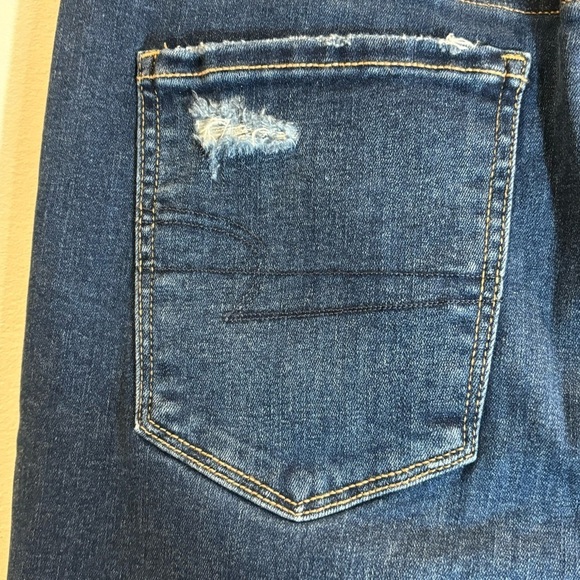 AMERICAN EAGLE  Sz 14S Dark Wash Distressed Chewed Hem Super High Rise Jeans NEW - Picture 9 of 13
